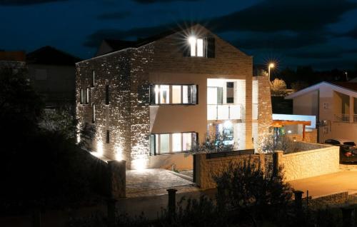 Luxury Villa With A Swimming Pool Novigrad - 18339