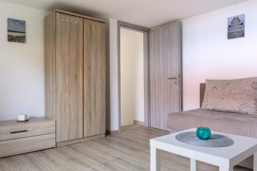 Jovich Apartments 2