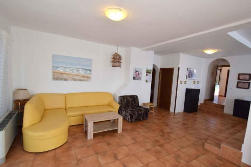Apartment In Omisalj/insel Krk 13339