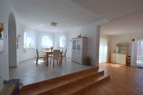 Apartment In Omisalj/insel Krk 13339