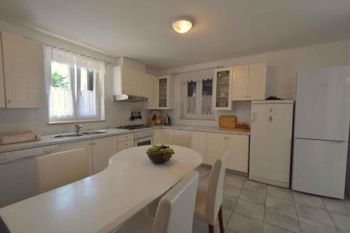 Apartment In Omisalj/insel Krk 13339