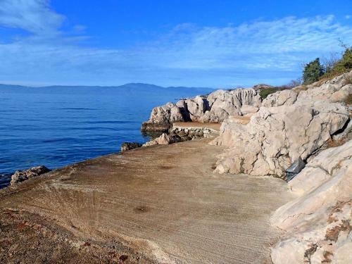 Apartment In Omisalj/insel Krk 13339