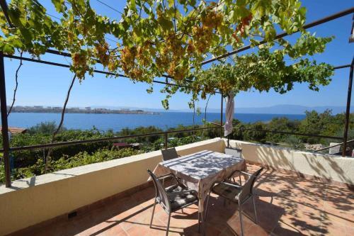 Apartment In Omisalj/insel Krk 13339