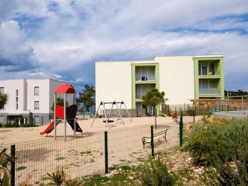 Apartman No 12