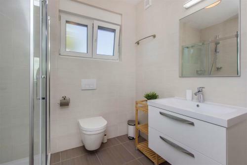 Villa Top Of Murter, One Bedroom Apartment