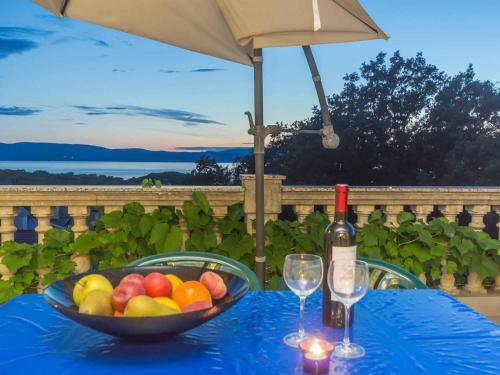 Apartment In Njivice - Insel Krk 42229