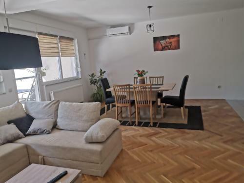 Seasons Apartmani