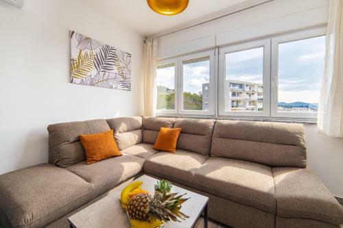 Apartment Sunrise Plo?e