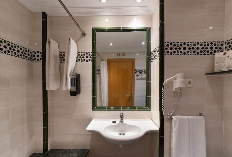 Hotel Apartamentos Bajondillo
