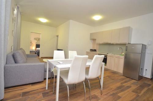 Stella Apartments