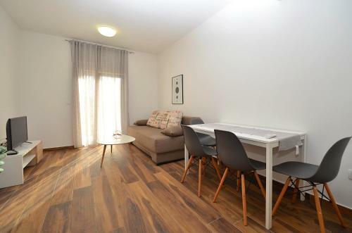 Stella Apartments