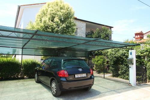 Hostal Tamara, Little Room With Bed, Bathroom, Air Conditiong, Wifi, Parking