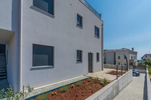 Hostal Apartments One&two