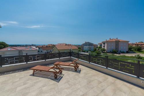Hostal Apartments One&two