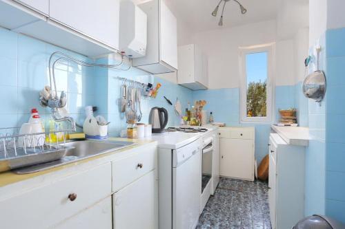 Apartments By The Sea Pisak, Omis - 1006