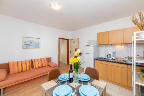 Apartments By The Sea Podaca, Makarska - 9712