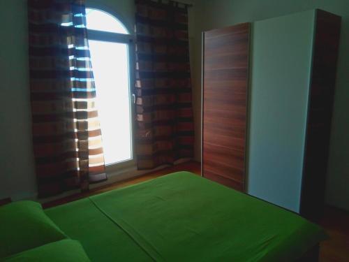 Apartments By The Sea Brist, Makarska - 19330