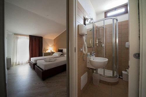 Bed & Breakfast La Terrazza Sul Porto - Guest House