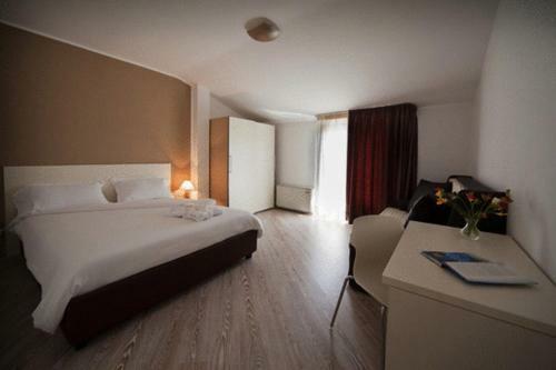 Bed & Breakfast La Terrazza Sul Porto - Guest House
