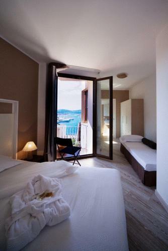 Bed & Breakfast La Terrazza Sul Porto - Guest House