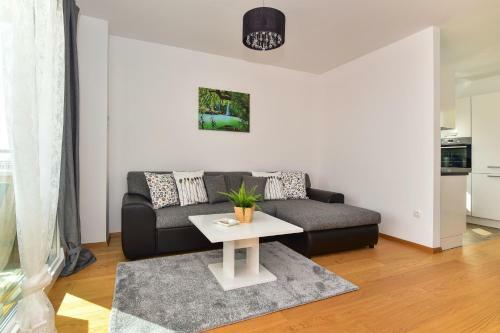 Hostal Apartments Evelin