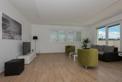 Hostal Apartments Villa Hadria