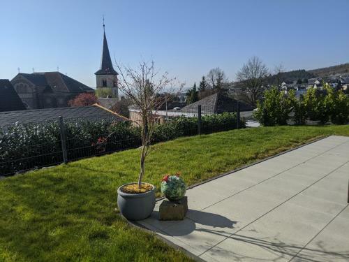 Apartamento Ferienwohnungen Pellenzblick - Wohnen Auf Zeit -