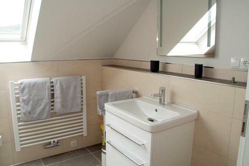 Apartamento Ferienwohnungen Pellenzblick - Wohnen Auf Zeit -