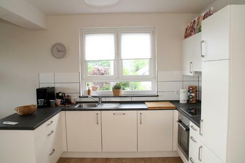 Apartamento Ferienwohnungen Pellenzblick - Wohnen Auf Zeit -