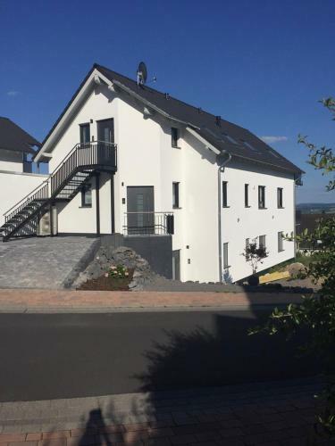 Apartamento Ferienwohnungen Pellenzblick - Wohnen Auf Zeit -