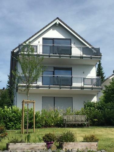 Apartamento Ferienwohnungen Pellenzblick - Wohnen Auf Zeit -