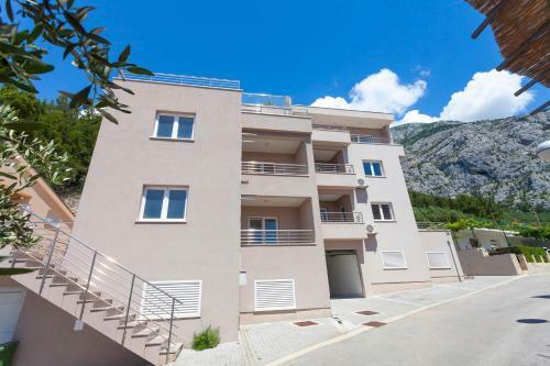 Apartments Dora