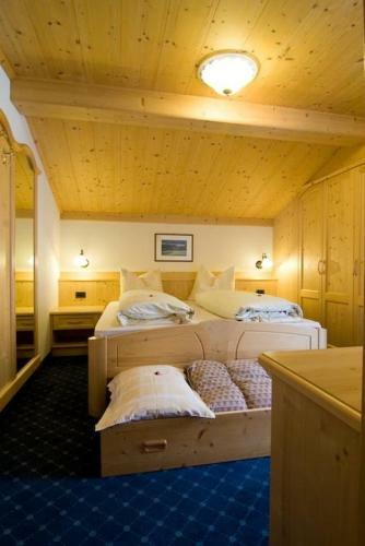 Hotel Pension Enzian