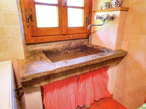 Apartamentos Modish Farmhouse In Ortignano With Swimming Pool