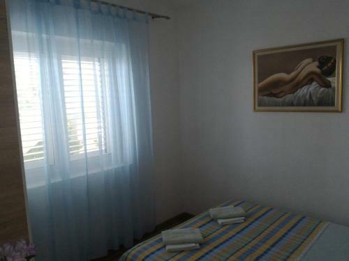 Apartment For 6 In Makarska Centar