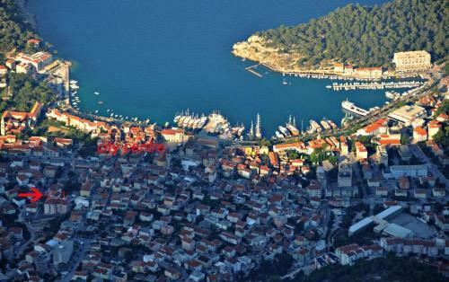 Apartment For 6 In Makarska Centar