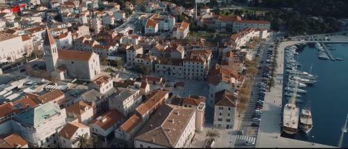 Apartment For 6 In Makarska Centar