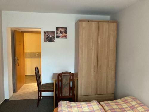 Hostal Pension Tom�s H�tte