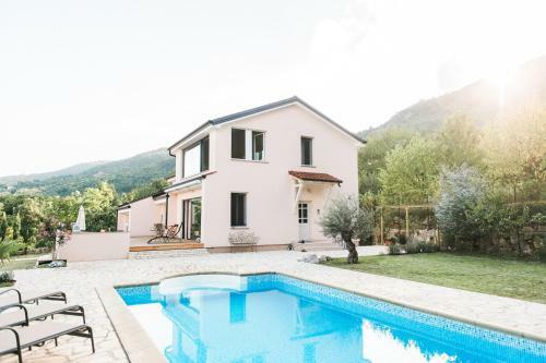 Domizil Opatija A&n, Villa Mit Pool, Sauna U Gro�em Garten