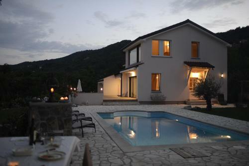 Domizil Opatija A&n, Villa Mit Pool, Sauna U Gro�em Garten