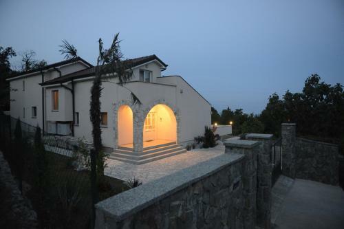 Domizil Opatija A&n, Villa Mit Pool, Sauna U Gro�em Garten
