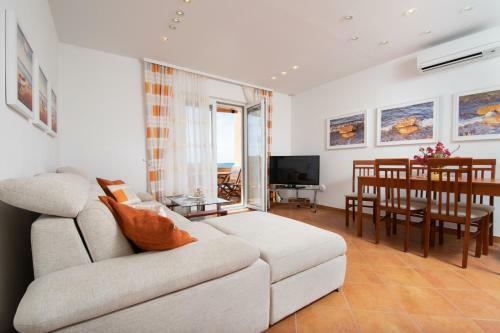 Apartmani Mei? Pirovac