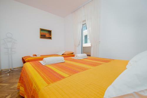 Apartmani Mei? Pirovac