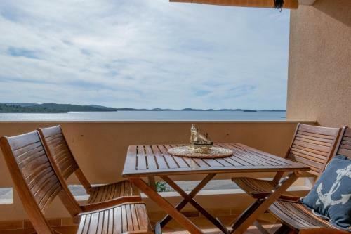 Apartmani Mei? Pirovac
