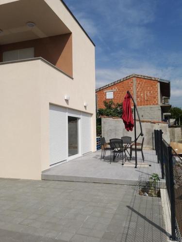 Apartments With A Parking Space Pirovac, Sibenik - 17653