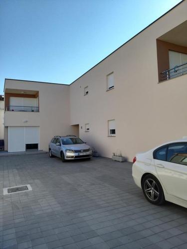Apartments With A Parking Space Pirovac, Sibenik - 17653
