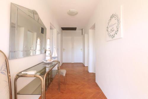 Apartments With A Parking Space Pirovac, Sibenik - 17680