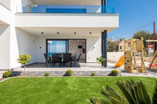 Luxury Apartment Sea