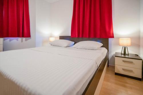 Apartments Jadra
