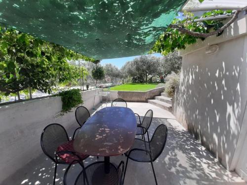 Spacious Apartment With Terrace Near The Beach
